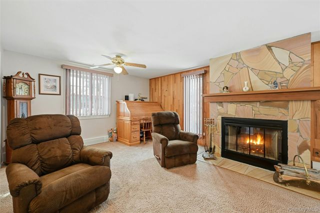 26 Charles Circle, Islip, NY 11751