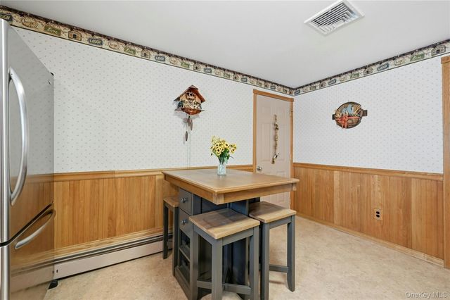 26 Charles Circle, Islip, NY 11751