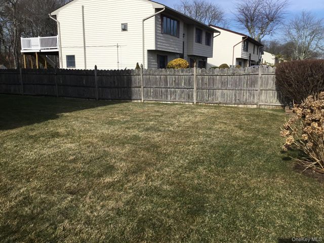 26 Charles Circle, Islip, NY 11751