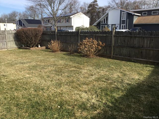 26 Charles Circle, Islip, NY 11751