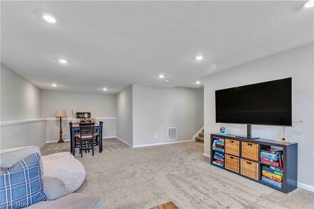 520 Forecastle Court, Avon Lake, OH 44012