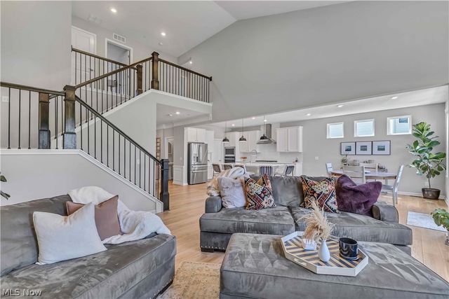 520 Forecastle Court, Avon Lake, OH 44012