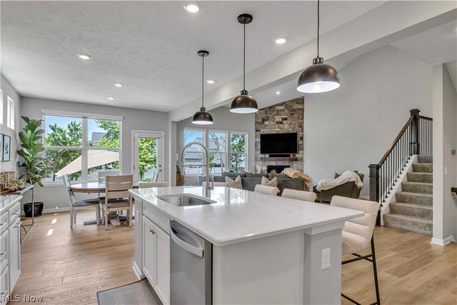 520 Forecastle Court, Avon Lake, OH 44012