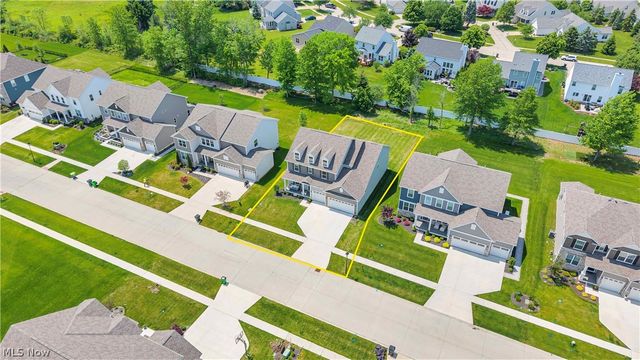 520 Forecastle Court, Avon Lake, OH 44012