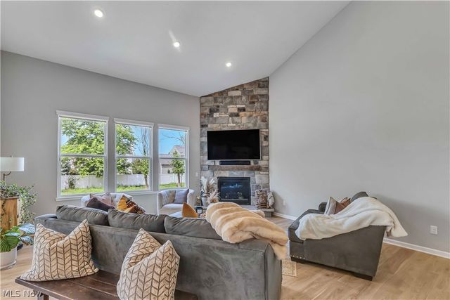 520 Forecastle Court, Avon Lake, OH 44012