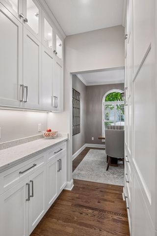 9190 Victoria Drive, Eden Prairie, MN 55347