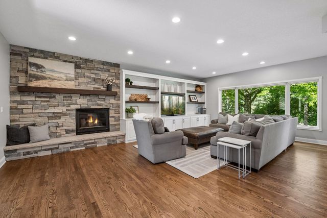 9190 Victoria Drive, Eden Prairie, MN 55347