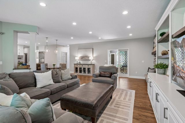 9190 Victoria Drive, Eden Prairie, MN 55347