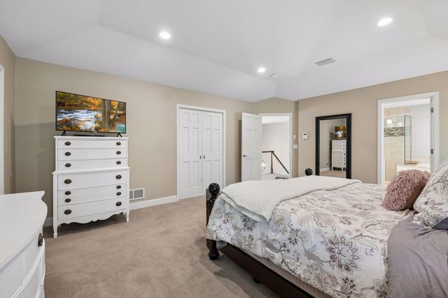 9190 Victoria Drive, Eden Prairie, MN 55347