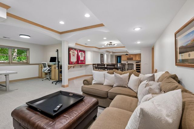 9190 Victoria Drive, Eden Prairie, MN 55347