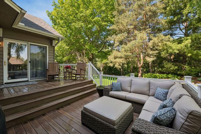 9190 Victoria Drive, Eden Prairie, MN 55347