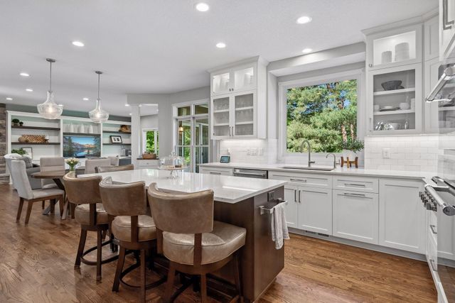 9190 Victoria Drive, Eden Prairie, MN 55347