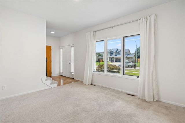 7912 Aspen Drive, West Des Moines, IA 50266