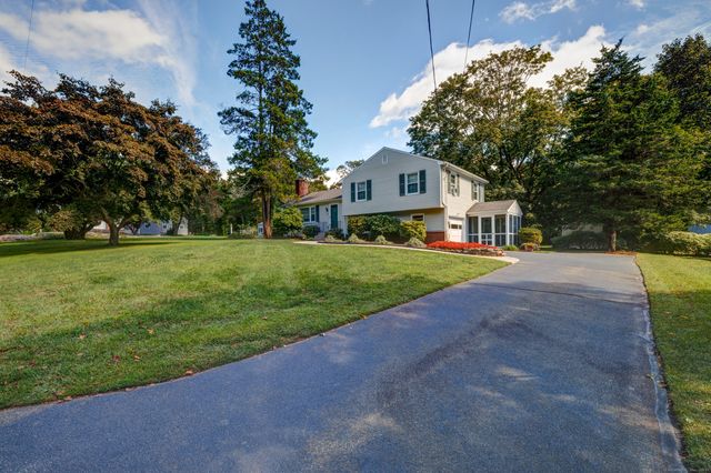 42 Horseshoe Road, Guilford, CT 06437