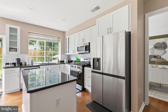 5880 MOONBEAM DR, Woodbridge, VA 22193