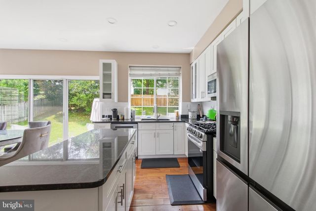 5880 MOONBEAM DR, Woodbridge, VA 22193