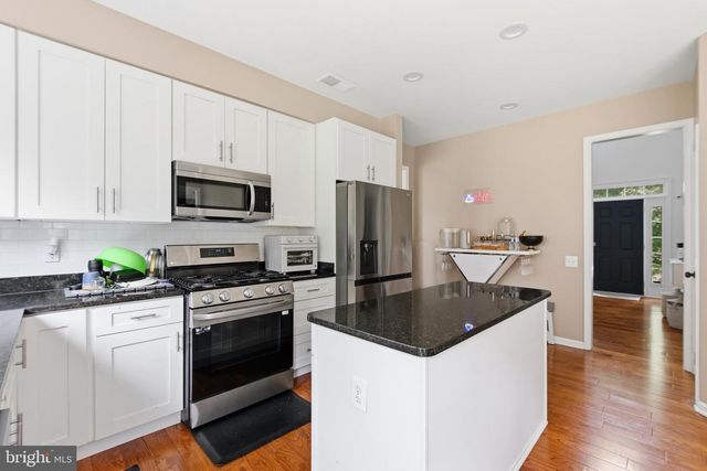 5880 MOONBEAM DR, Woodbridge, VA 22193