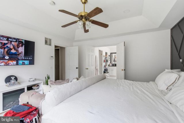 5880 MOONBEAM DR, Woodbridge, VA 22193