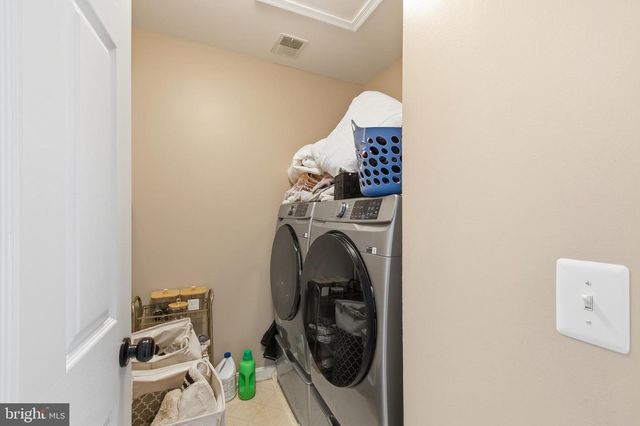 5880 MOONBEAM DR, Woodbridge, VA 22193