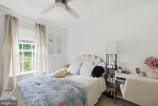 5880 MOONBEAM DR, Woodbridge, VA 22193