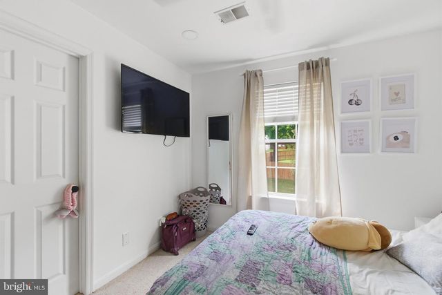 5880 MOONBEAM DR, Woodbridge, VA 22193