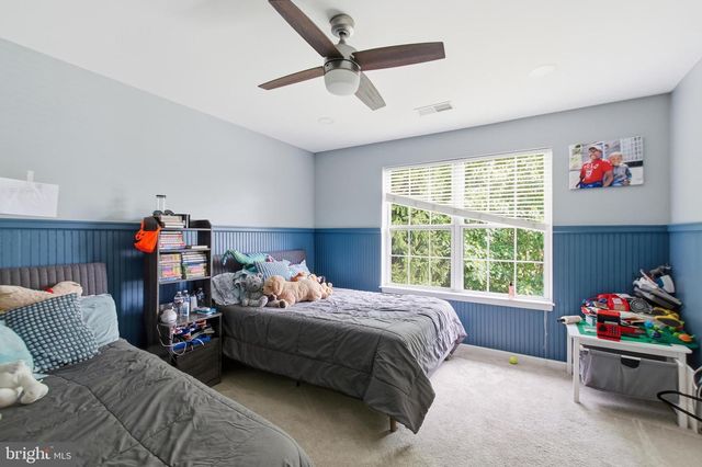 5880 MOONBEAM DR, Woodbridge, VA 22193