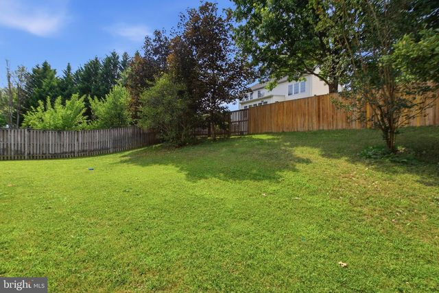5880 MOONBEAM DR, Woodbridge, VA 22193