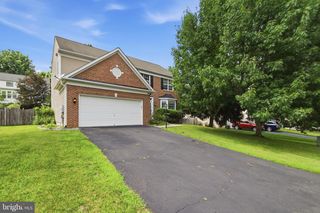 5880 MOONBEAM DR, Woodbridge, VA 22193