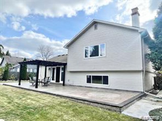 491 Leetonia Drive, Troy, MI 48085