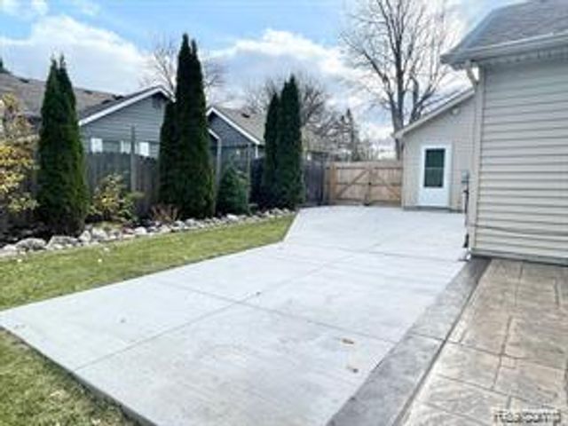 491 Leetonia Drive, Troy, MI 48085