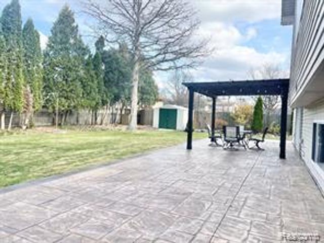 491 Leetonia Drive, Troy, MI 48085