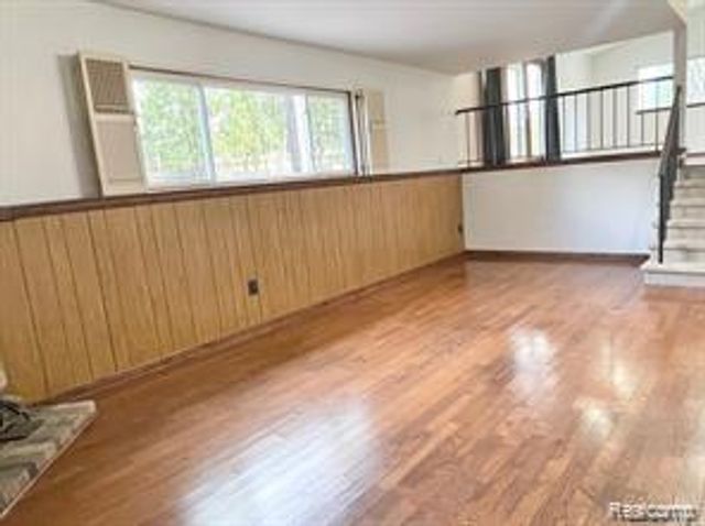 491 Leetonia Drive, Troy, MI 48085