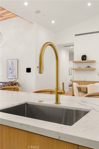 5750 Stansbury Avenue, Sherman Oaks, CA 91401