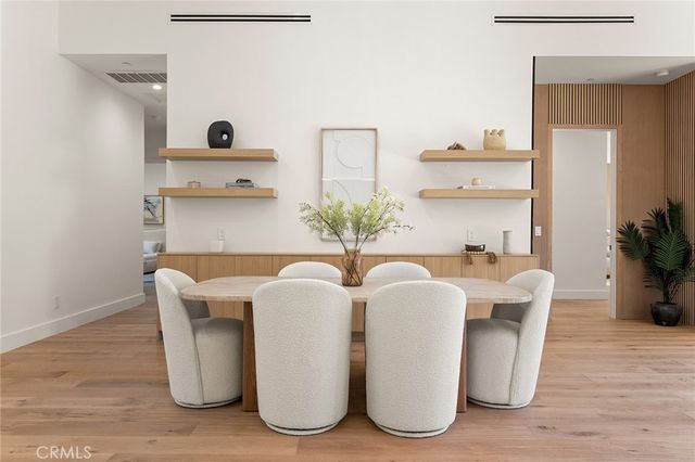 5750 Stansbury Avenue, Sherman Oaks, CA 91401