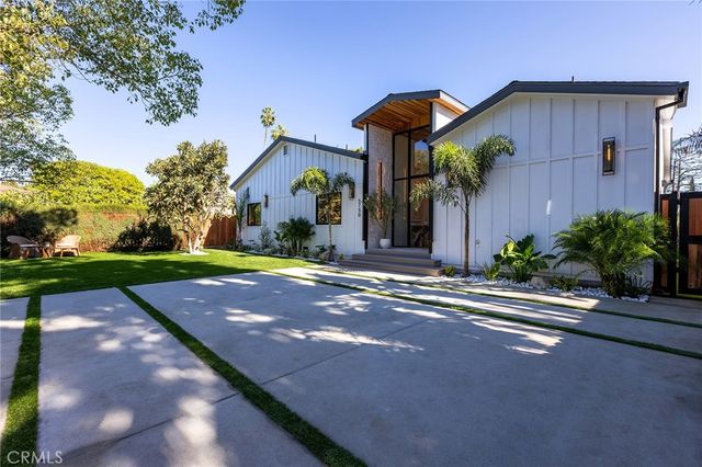 5750 Stansbury Avenue, Sherman Oaks, CA 91401