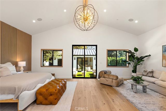 5750 Stansbury Avenue, Sherman Oaks, CA 91401