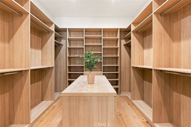 5750 Stansbury Avenue, Sherman Oaks, CA 91401