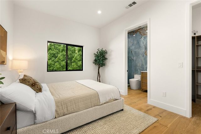 5750 Stansbury Avenue, Sherman Oaks, CA 91401