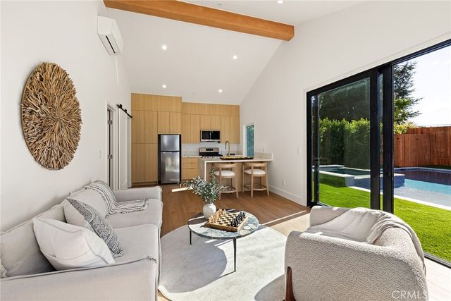 5750 Stansbury Avenue, Sherman Oaks, CA 91401