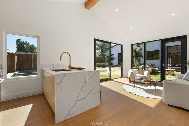 5750 Stansbury Avenue, Sherman Oaks, CA 91401