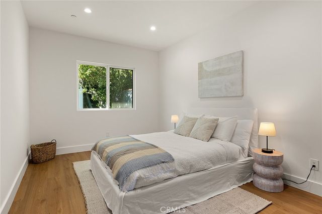 5750 Stansbury Avenue, Sherman Oaks, CA 91401