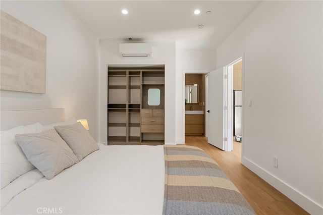 5750 Stansbury Avenue, Sherman Oaks, CA 91401