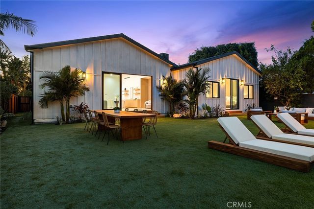 5750 Stansbury Avenue, Sherman Oaks, CA 91401