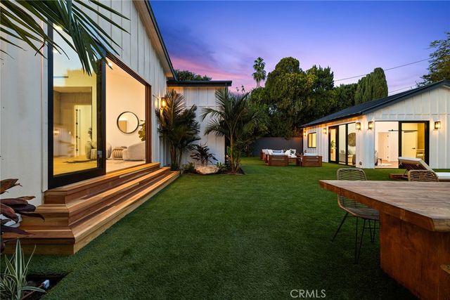 5750 Stansbury Avenue, Sherman Oaks, CA 91401