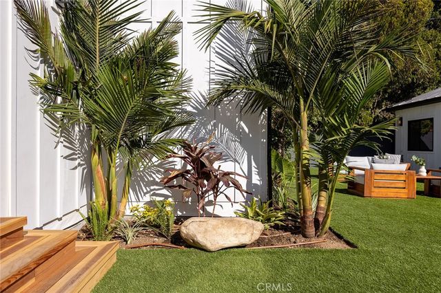 5750 Stansbury Avenue, Sherman Oaks, CA 91401