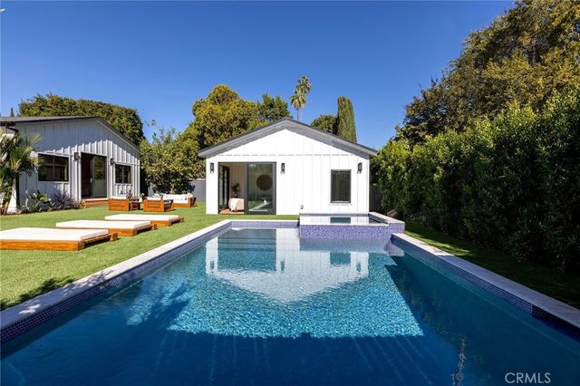 5750 Stansbury Avenue, Sherman Oaks, CA 91401