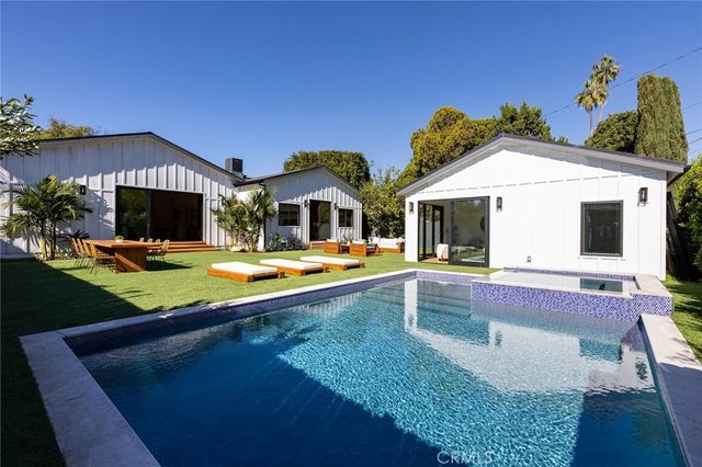 5750 Stansbury Avenue, Sherman Oaks, CA 91401