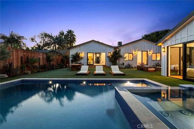 5750 Stansbury Avenue, Sherman Oaks, CA 91401