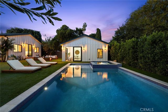 5750 Stansbury Avenue, Sherman Oaks, CA 91401