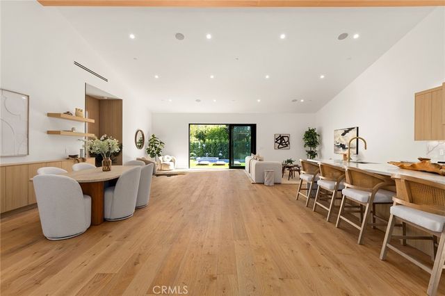 5750 Stansbury Avenue, Sherman Oaks, CA 91401